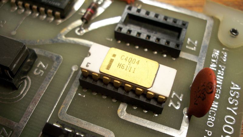 Mikroprosesor Intel 4004, 1971